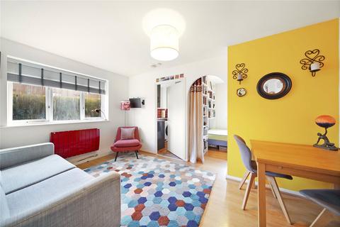 Studio for sale, Draycott Close, Cricklewood, London, NW2