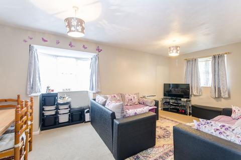 2 bedroom flat for sale, Campbell Gordon Way, Gladstone Park, London, NW2
