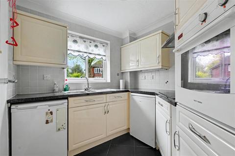 1 bedroom apartment for sale, Valley Court, Ribblesdale Road, Nottingham