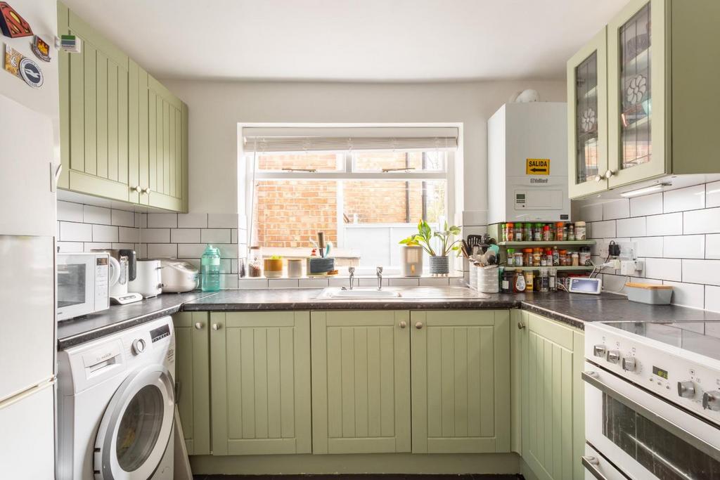 Apartment in Brighton, Queen's Park - View 3