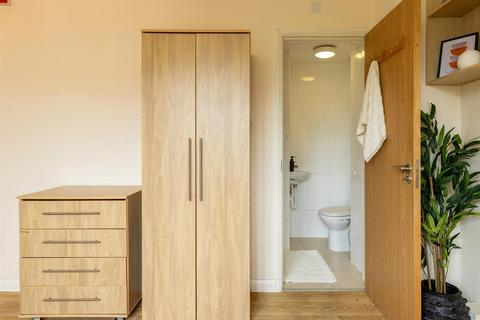 Studio to rent, Flodden Road, London SE5