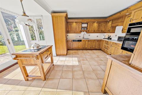 4 bedroom detached house for sale, Blandford St Mary