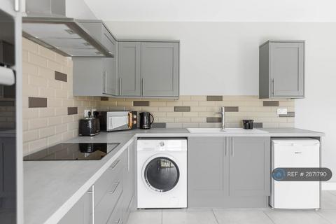 1 bedroom flat to rent, Carlton House, Ebbw Vale, NP23