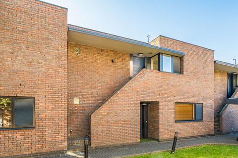 Callington Mews, Twickenham TW2