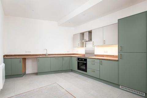 2 bedroom flat for sale, Court Street, Trowbridge BA14