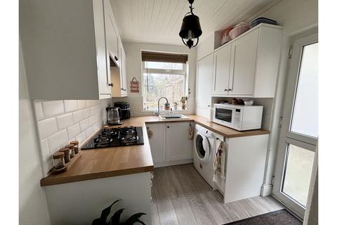 3 bedroom semi-detached house for sale, Parkland Crescent, Leeds, LS6