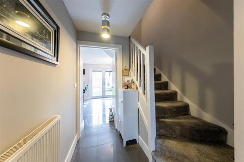 3 bedroom semi-detached house for sale, St. George's Place, Beeston
