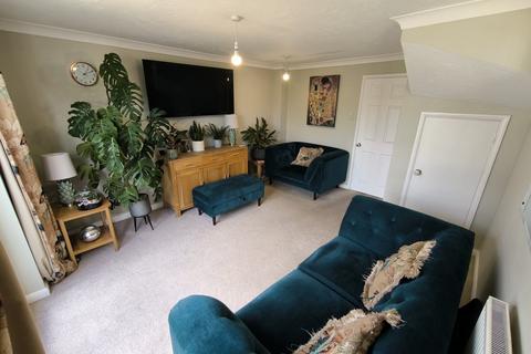 2 bedroom terraced house for sale, Ferndown Gardens, Farnborough, GU14