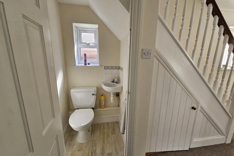 4 bedroom semi-detached house to rent, BEDFORD ROAD