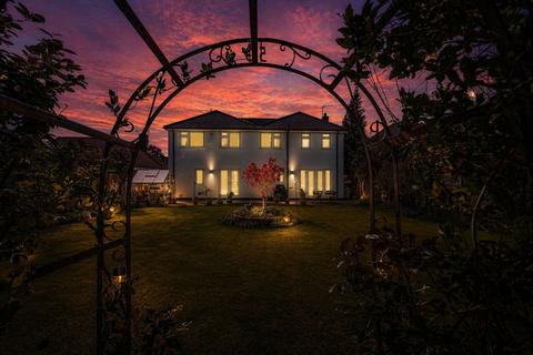 5 bedroom detached house for sale, Harewood Avenue, Sale