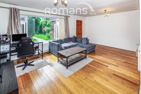 3 bedroom terraced house to rent, The Pound, Burnham, SL1