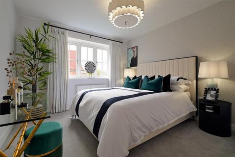 3 bedroom detached house for sale, at Hollymead Square, Newport CB11