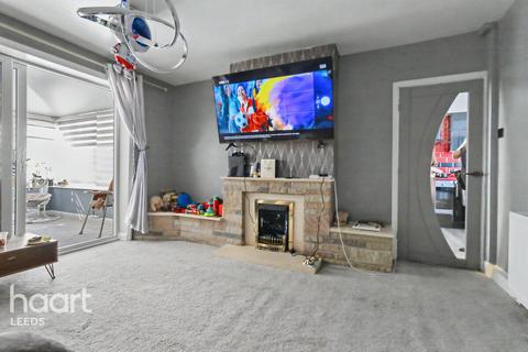 3 bedroom semi-detached house for sale, Neville Road, Leeds