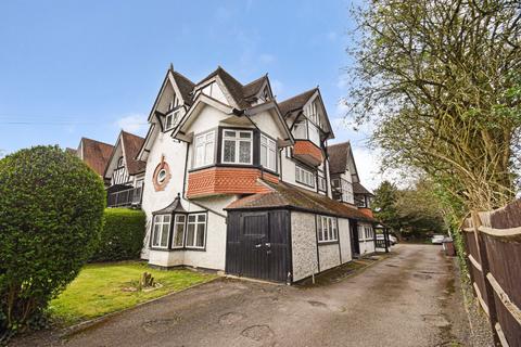 Studio for sale, Bath Road, Taplow, Maidenhead, Buckinghamshire, SL6