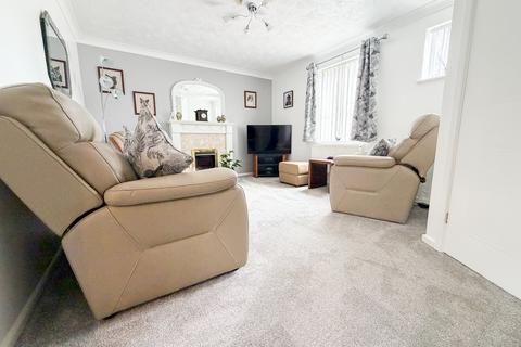 3 bedroom semi-detached house for sale, Gielgud Close, Burnham-on-Sea, Somerset, TA8