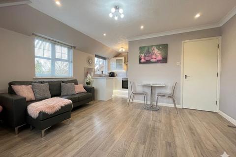 1 bedroom flat for sale, Barons Court, Earls Meade, Luton, Bedfordshire, LU2 7EY