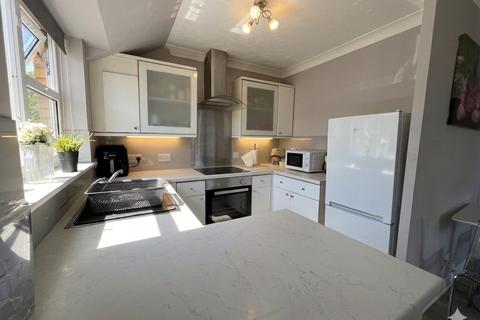 1 bedroom flat for sale, Barons Court, Earls Meade, Luton, Bedfordshire, LU2 7EY