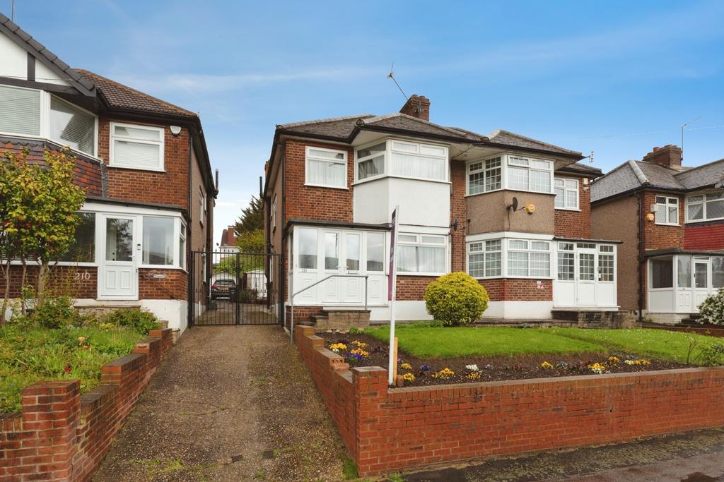 3 bedroom semi-detached house for sale
