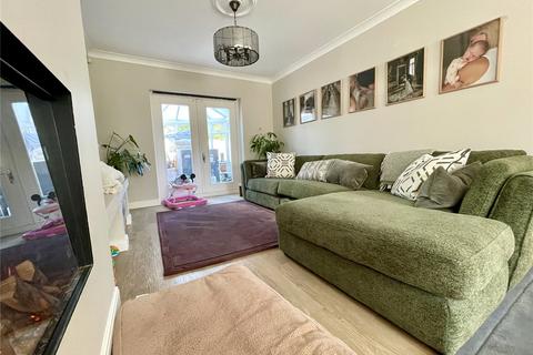 4 bedroom detached house to rent, Taylor Drive, Bournemouth, Dorset, BH8