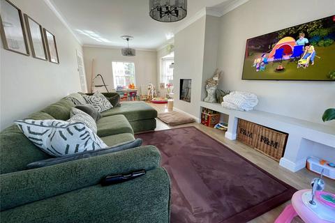 4 bedroom detached house to rent, Taylor Drive, Bournemouth, Dorset, BH8