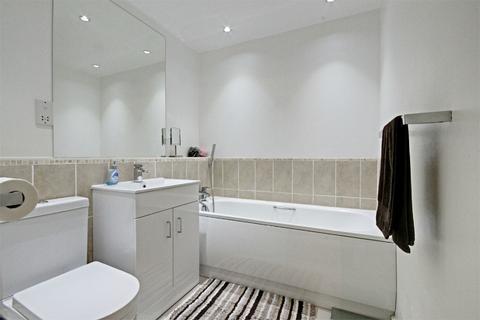 undefined, Winnipeg Way, Broxbourne, Hertfordshire, EN10