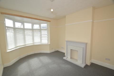 2 bedroom end of terrace house to rent, Deckham Terrace, Gateshead, NE8