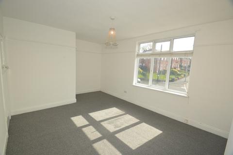 2 bedroom end of terrace house to rent, Deckham Terrace, Gateshead, NE8