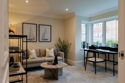 5 bedroom detached house for sale, Horseshoe Lane West, Guildford
