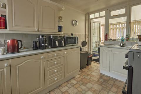 2 bedroom detached bungalow for sale, Buckerell Avenue, Exeter