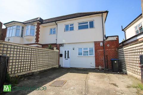 4 bedroom ground floor flat for sale, Rosemary Avenue, Enfield