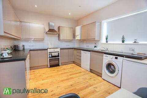 4 bedroom ground floor flat for sale, Rosemary Avenue, Enfield