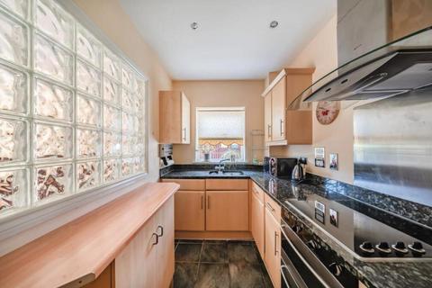 Edgware HA8
