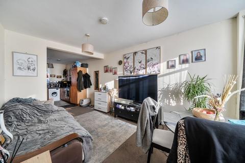 1 bedroom flat for sale, Wiltshire Road, Thornton Heath, CR7