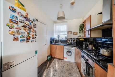 1 bedroom flat for sale, Wiltshire Road, Thornton Heath, CR7