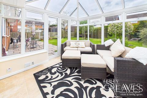2 bedroom detached bungalow for sale, Carisbrooke Avenue, Gedling, Nottingham