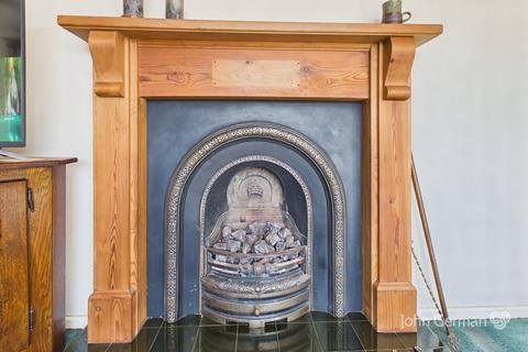 3 bedroom semi-detached house for sale, Cedar Road, Barton Under Needwood