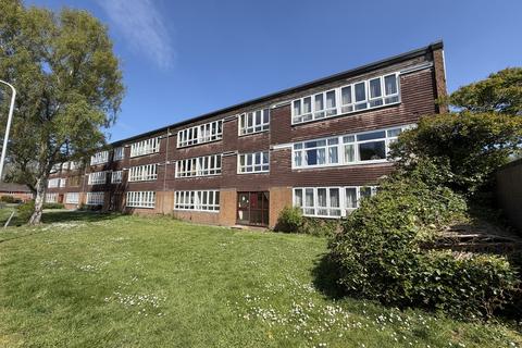 2 bedroom ground floor flat for sale, Limehurst Avenue, Wolverhampton WV3