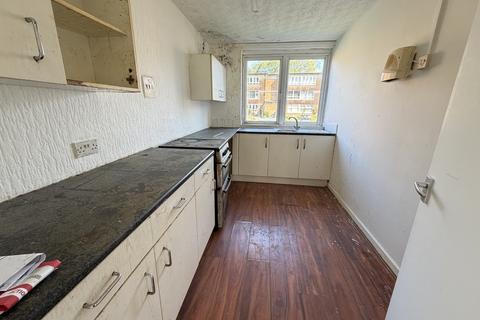 2 bedroom ground floor flat for sale, Limehurst Avenue, Wolverhampton WV3