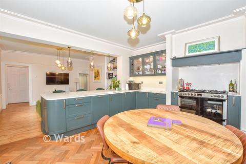 4 bedroom semi-detached house for sale, Loose Road, Maidstone ME15