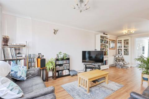 4 bedroom semi-detached house for sale, Glendale, Swanley, Kent, BR8