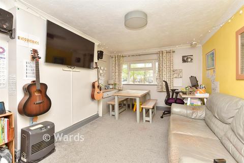 2 bedroom maisonette for sale, Duchess Of Kent Drive, Chatham ME5