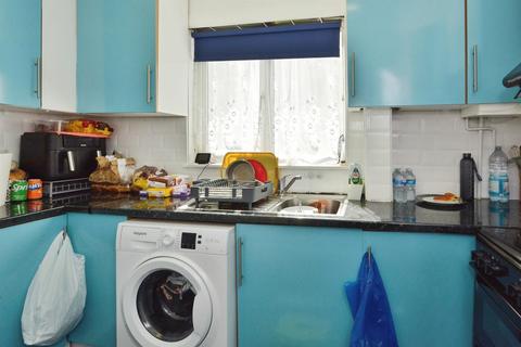 2 bedroom end of terrace house for sale, Bramble Avenue, Conniburrow, Milton Keynes