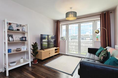 2 bedroom flat for sale, Hawker Place, Walthamstow, E17