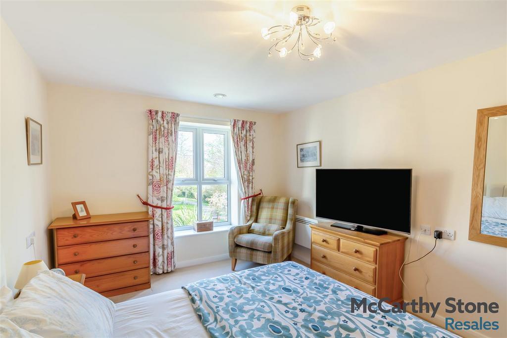 8687604-interior14.jpg