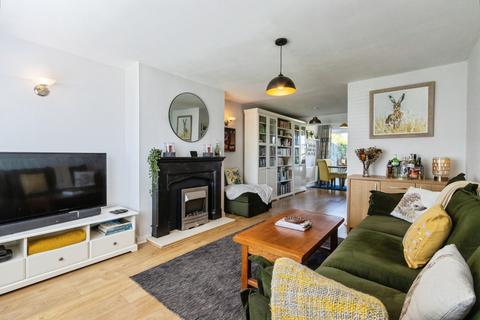 3 bedroom semi-detached house for sale, Cambridge Crescent, Crofton, Wakefield, West Yorkshire, WF4
