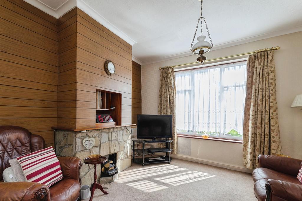 House in London, London Borough of Redbridge - View 4
