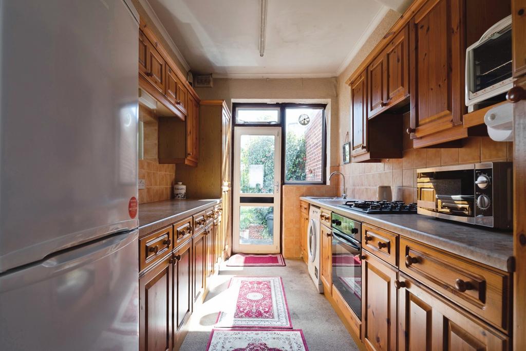 House in London, London Borough of Redbridge - More