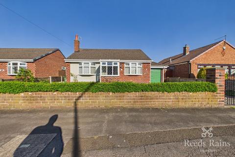 2 bed bungalow for rent in Tragan Drive, Stockport SK2