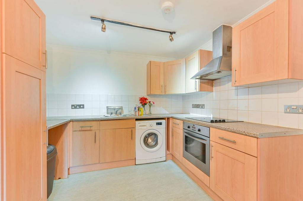 Apartment in Wembley - View 2
