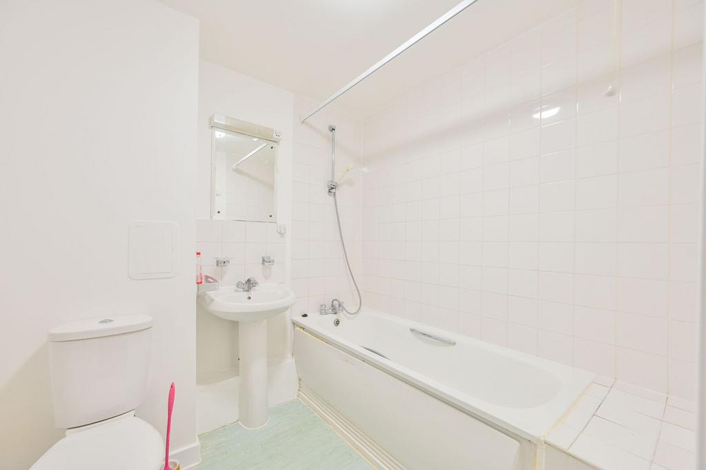 Apartment in Wembley - More